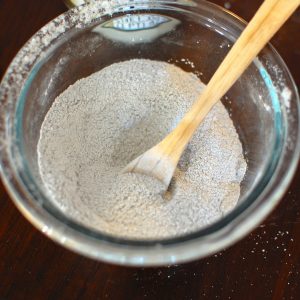 @HealthfulMama_Make Your Own Toothpaste